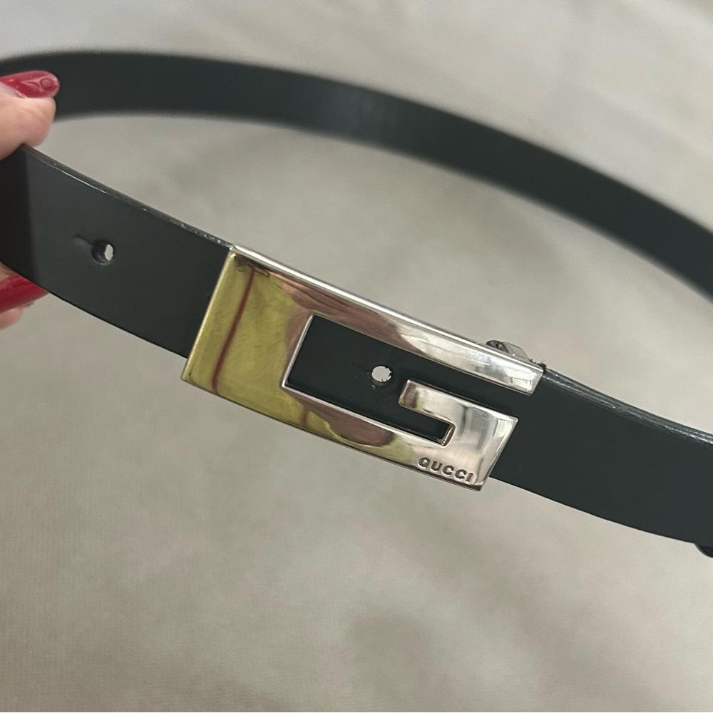 Gucci  Slim Black Leather Belt with Square G Silver Buckle
